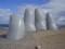 800px-La_mano_de_Punta_del_Este