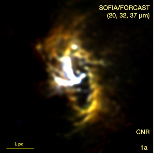 Infrarotaufnahme von Material in der Nähe des zentralen schwarzen Lochs der Milchstraße Bild: NASA/DLR/USRA/DSI/FORCAST Team/Lau et al. 2013