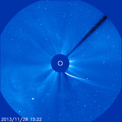 Komet ISON überlebt seinen Besuch bei der Sonne nicht (Bild: NASA/ESA)