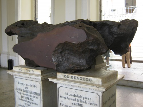War früher mal im Kern eines kleinen Planeten: Der Bendegó Meteorit (Bild: Jorge Andrade, CC-BY 2.0)