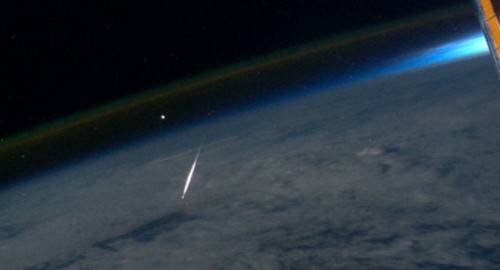 Sternschnuppe, von der Raumstation aus gesehen (Bild: NASA)