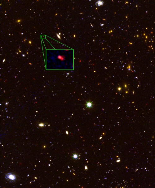Das Licht dieser Galaxie war mehr als 13 Milliarden Jahren bis zu uns unterwegs (Bild: NASA, ESA, V. Tilvi (Texas A&M University), S. Finkelstein (University of Texas, Austin), and C. Papovich (Texas A&M University)) 