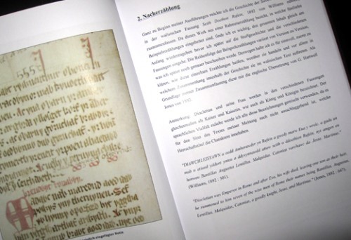 Foto meiner DA mit Abbildung einer Seite aus der Mittelwalisischen Handschrift