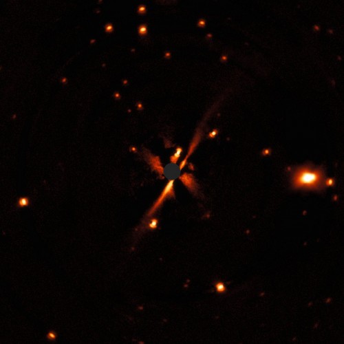 Trümmerscheibe von GSC 07396-00759. Der Stern selbst im Zentrum des Bildes ist ausgeblendet (Bild: ESO/E. Sissa et al.)