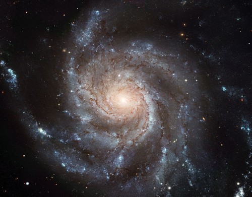 Die Spiralgalaxie M101 im Sternbild des Grossen Bärs, welche ich als Student untersucht habe (Bild: Credit for Hubble Image: NASA, ESA, K. Kuntz (JHU), F. Bresolin (University of Hawaii), J. Trauger (Jet Propulsion Lab), J. Mould (NOAO), Y.-H. Chu (University of Illinois, Urbana), and STScI; Credit for CFHT Image: Canada-France-Hawaii Telescope/ J.-C. Cuillandre/Coelum; Credit for NOAO Image: G. Jacoby, B. Bohannan, M. Hanna/ NOAO/AURA/NSF, CC-BY 3.0)