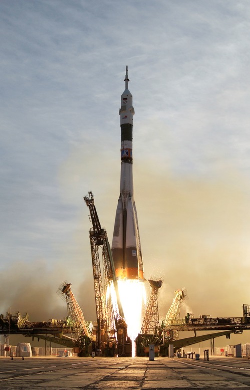 i-8749dc53dc1626d512fb38e50bc99e18-Soyuz_TMA-5_launch-thumb-500x778.jpg