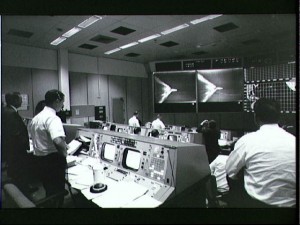 Activity_in_the_Mission_Control_Room_during_launch_of_Apollo_4