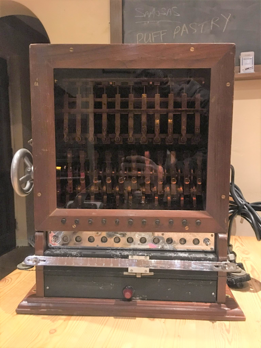 Who knows this cipher (?) machine? Cipherbrain