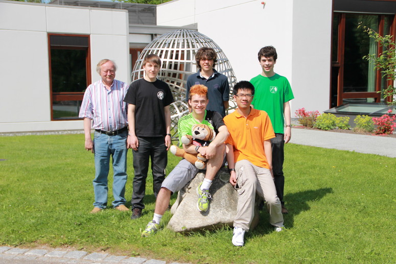 315-mathe-imo-team2012